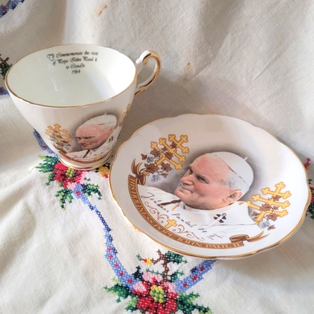 4/$26 Vintage Pope John Paul Teacup & Saucer